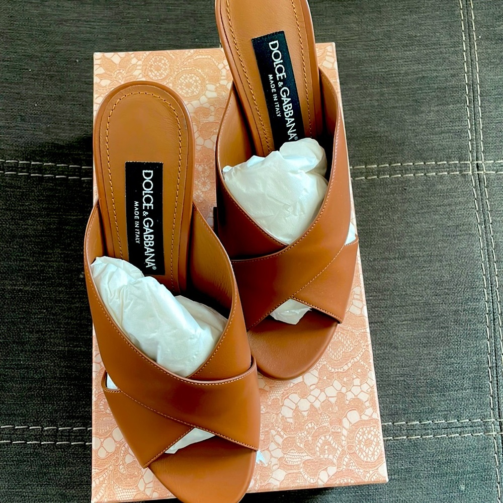 Brand New D&G slide